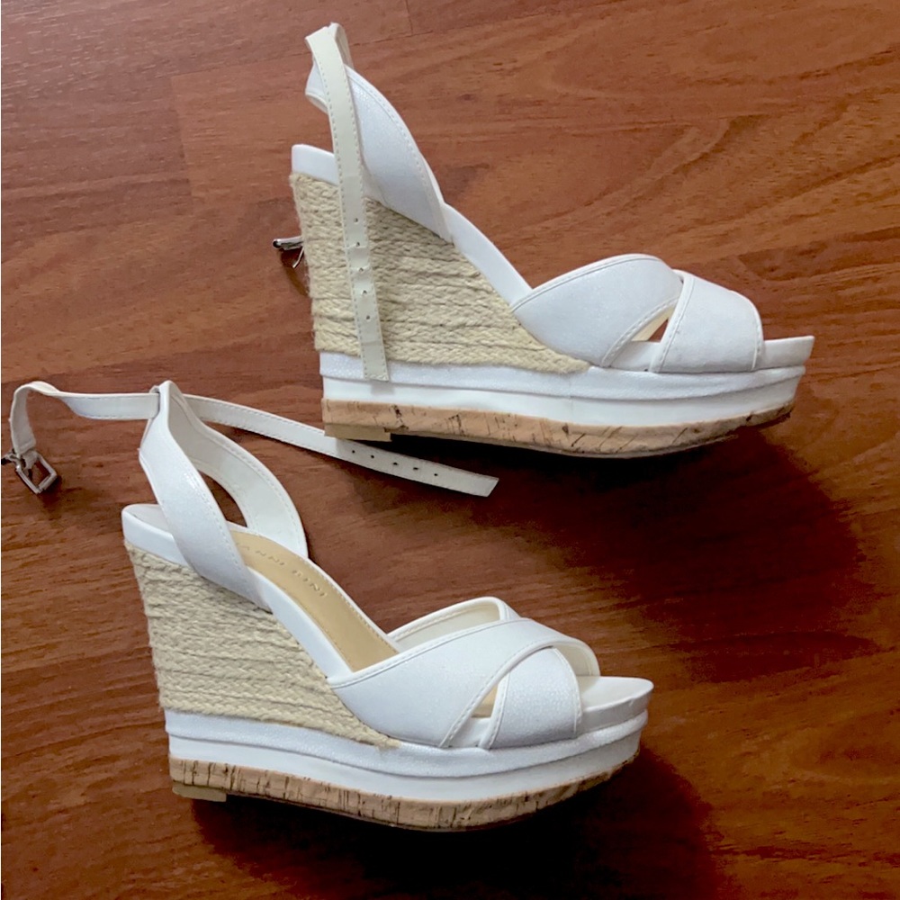 Gianni Bini White Wedges